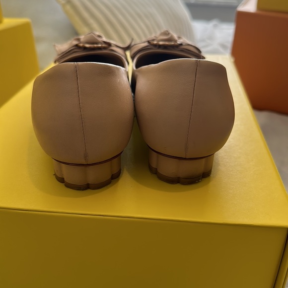 Salvatore Ferragamo - Nude Block Heels - Size 7.5 - Picture 4 of 11